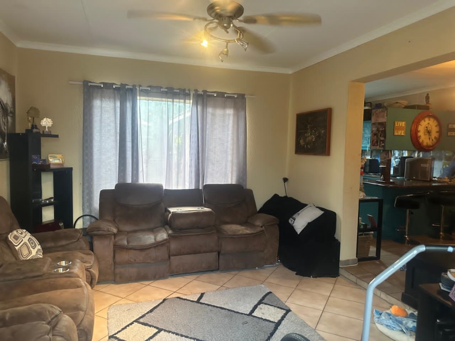 5 Bedroom Property for Sale in Waterval East North West